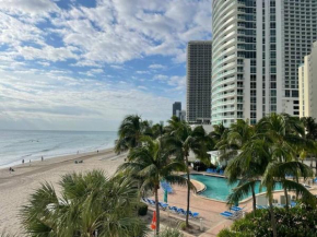 Lovely 2 bedroom with side ocean view